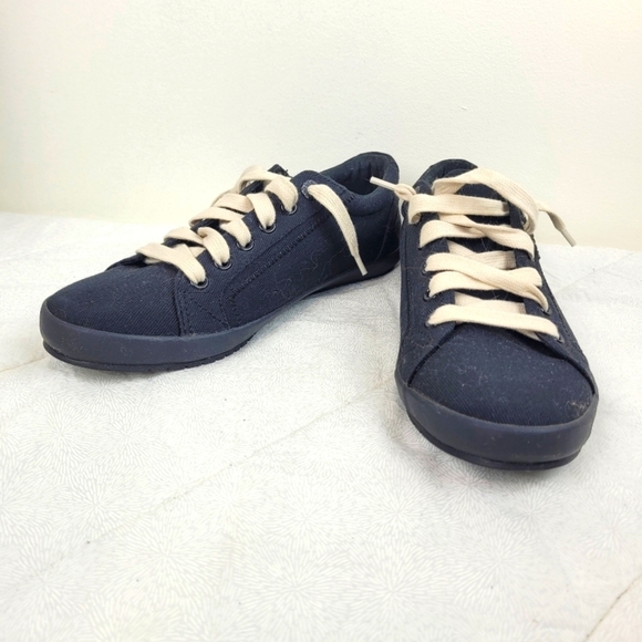 Taos Star black canvas sneakers with black soles and ivory laces casual NWOT 7.5 - Picture 3 of 10